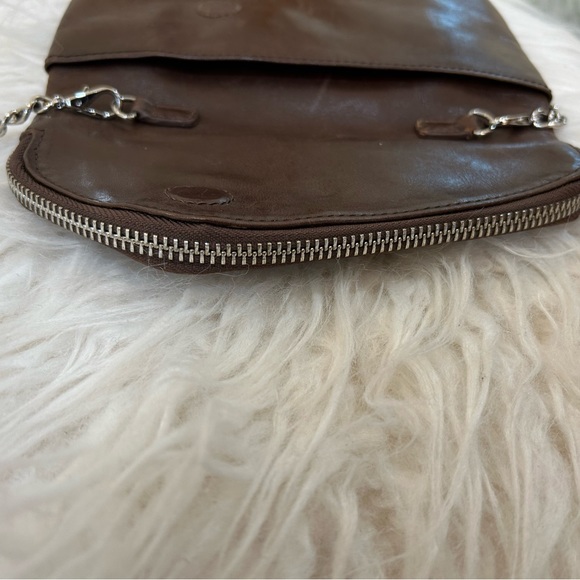 Hobo brown leather crossbody bag - Picture 5 of 16